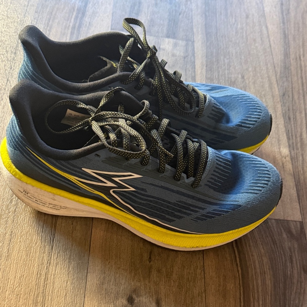 Men's Athletic Running Shoes in Blue with Yellow Accents
